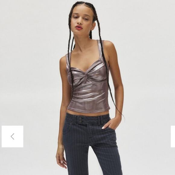 Urban Outfitters Silence + Noise Suri Twist-Front
Tank Top in Bronze siz… - Picture 2 of 8